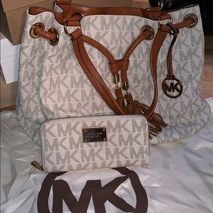 NEW MICHAEL KORS bag + wallet